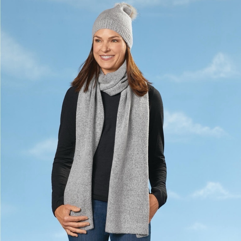 Jack & Missy Classic Luxe Knitwear Pom Beanie Winter Hat & Scarf Gift Set NWT